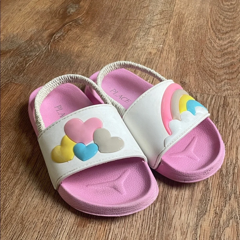 The Childrens Place Girls Pink Rainbow Heart Slide Sandals Backstrap Size 10T